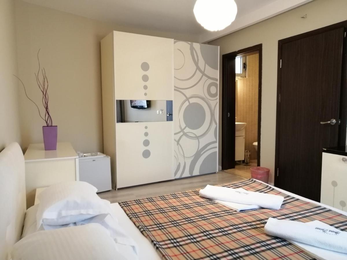 Apartments And Rooms Grand Palazzo Будва Екстериор снимка