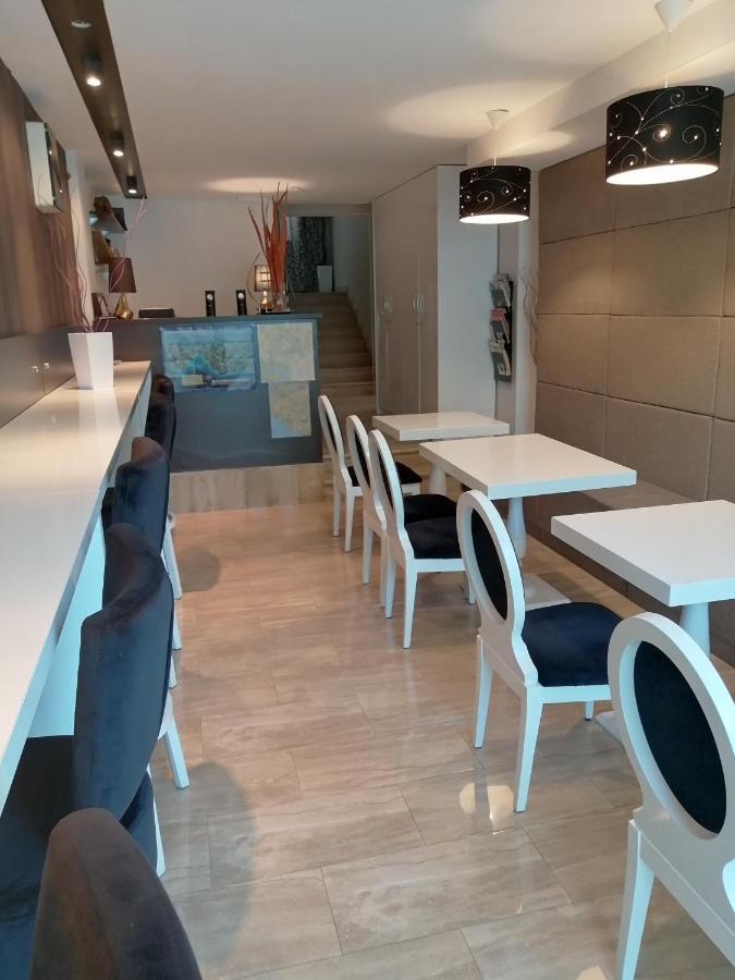 Apartments And Rooms Grand Palazzo Будва Екстериор снимка