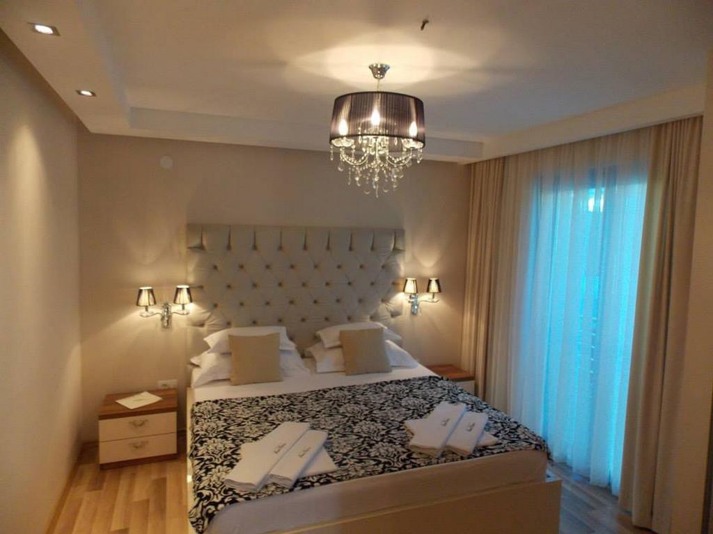 Apartments And Rooms Grand Palazzo Будва Стая снимка