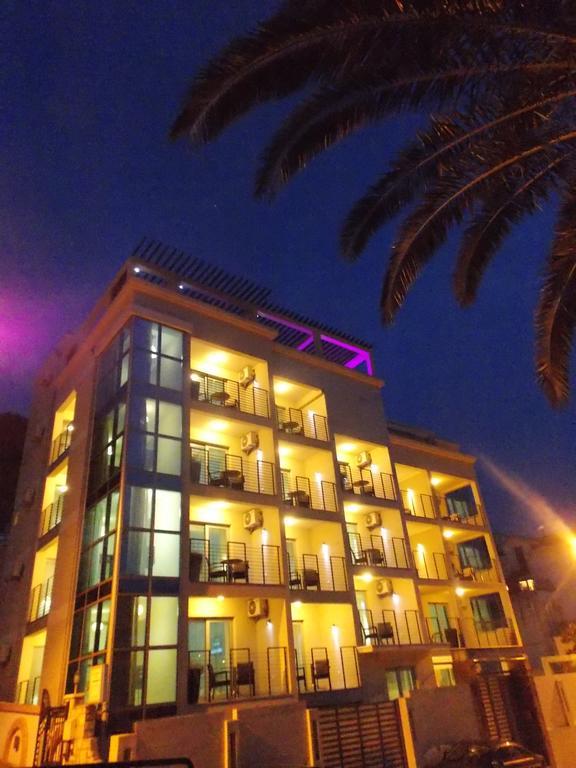 Apartments And Rooms Grand Palazzo Будва Екстериор снимка