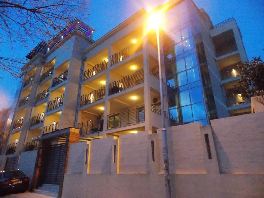 Apartments And Rooms Grand Palazzo Будва Екстериор снимка