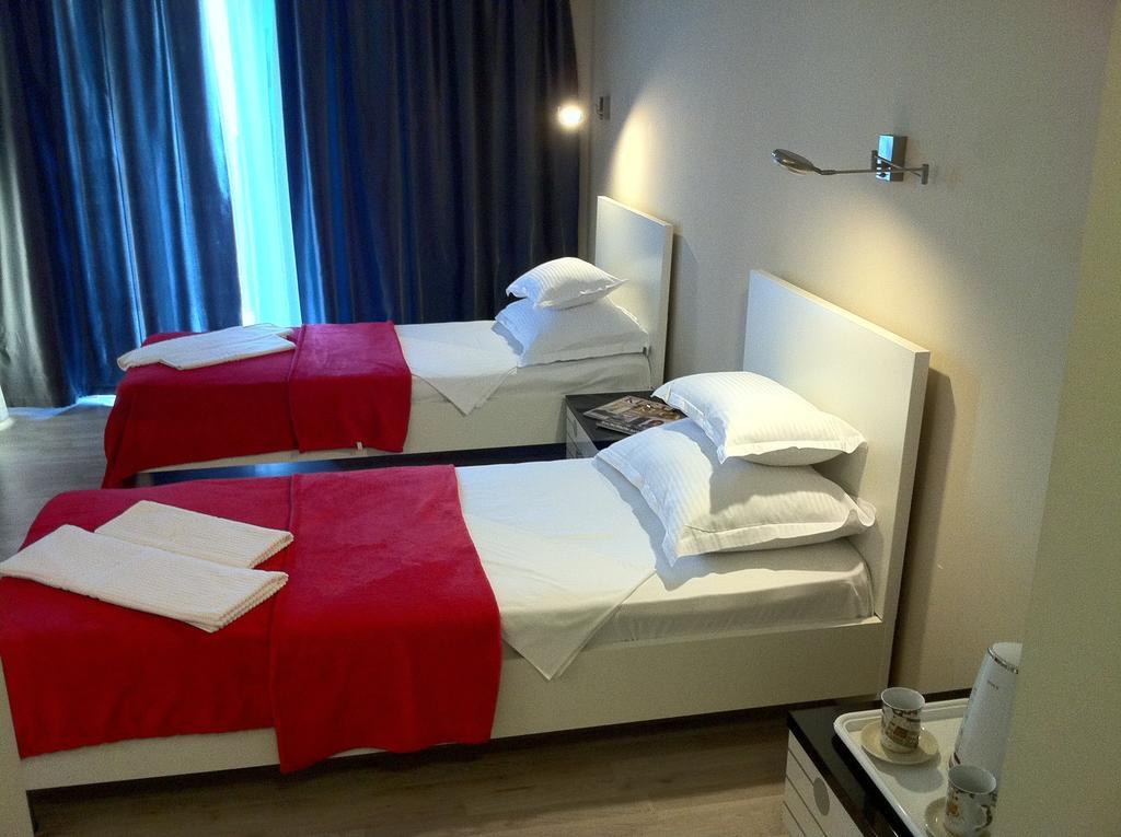Apartments And Rooms Grand Palazzo Будва Стая снимка