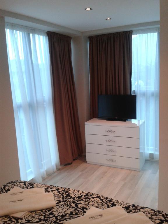 Apartments And Rooms Grand Palazzo Будва Стая снимка
