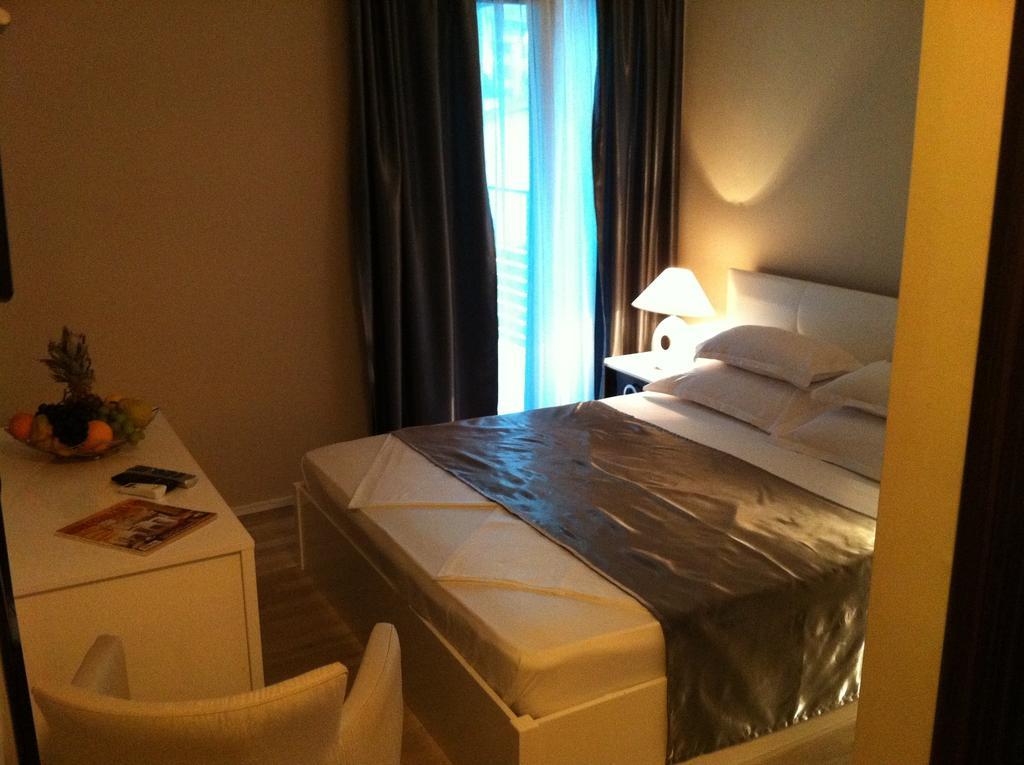 Apartments And Rooms Grand Palazzo Будва Стая снимка