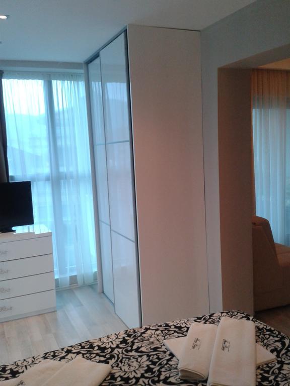 Apartments And Rooms Grand Palazzo Будва Стая снимка