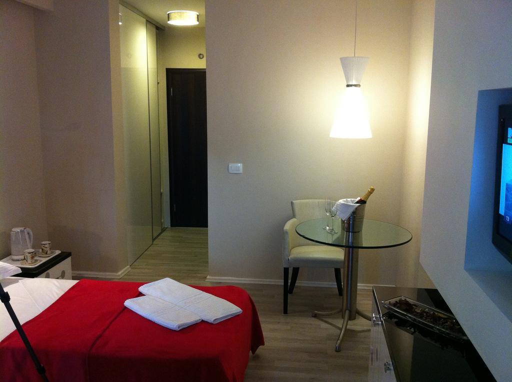 Apartments And Rooms Grand Palazzo Будва Стая снимка