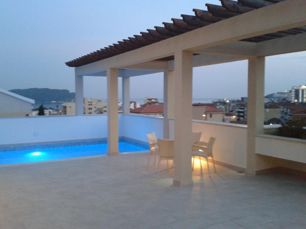 Apartments And Rooms Grand Palazzo Будва Екстериор снимка