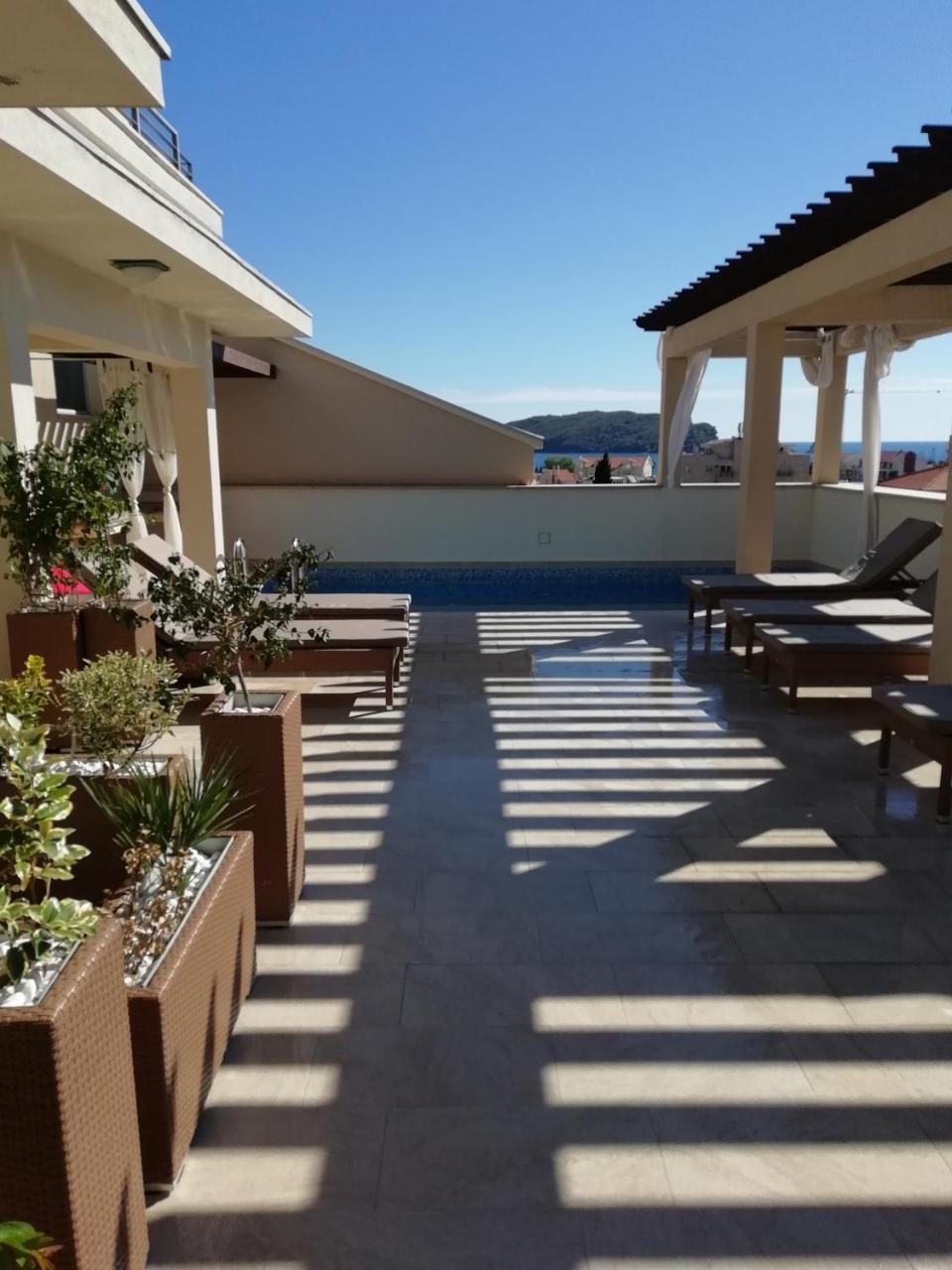 Apartments And Rooms Grand Palazzo Будва Екстериор снимка