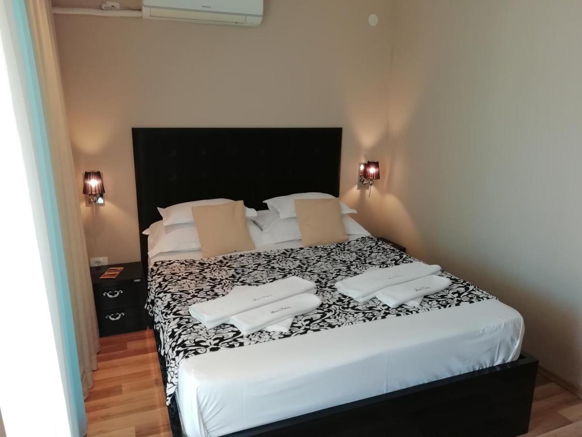 Apartments And Rooms Grand Palazzo Будва Екстериор снимка